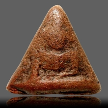 นางพญากรุวัดสุดสวาสดิ์ พิมพ์เข่าตรง