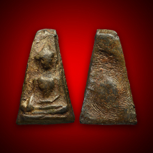 พระผงสุพรรณ พิมพ์หน้ากลาง กรุวัดพระศรีรัตนมหาธาตุ 