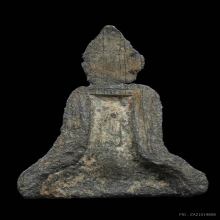 พระร่วงนั่งหลังลิ่ม เนื้อชินเงิน กรุวัดช้างล้อม จ.สุโขทัย