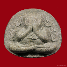 พระปิดตา กนกข้าง เนื้อใบลาน (เทาฟ้า) (นิยม)