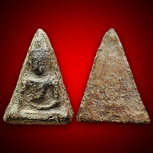 พระนางพญา พิมพ์เทวดา กรุวัดนางพญา. 