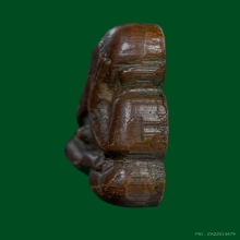 ปิดตาหลังรูปเหมือนหลวงปู่ทิม วัดละหารไร่