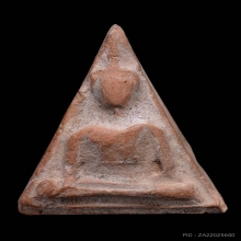 พระนางพญา หลวงปู่โต๊ะ พิมพ์อกนูน เนื้อดิน ปี2472