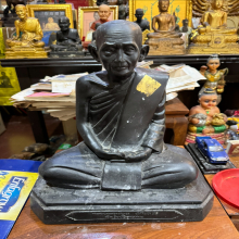 พระบูชา ลพ.กวย 9 นิ้ว