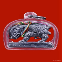 พญาหมูพลิกแผ่นดิน หลวงปู่กาหลง เนื้อตะกั่วรุ่นแรก เลข 55