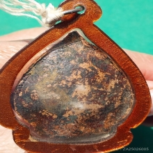 พระกลีบบัว เนื้อดิน เลี่ยมกรอบเก่า