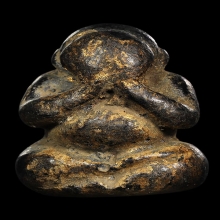 ปิดตาไม้แกะเก่าชุบรักปิดทอง สภาพสวยคลาสสิค รักทองเก่าแห้งมาก