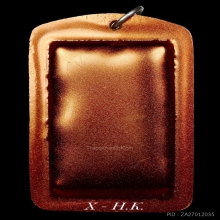 ลพ.พรหม วัดช่องแค…พระผงรูปเหมือน รุ่นฟ้าผ่า เนื้อทาขมิ้น