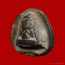 พระปิดตาเนื้อผงคลุกรักเก่า