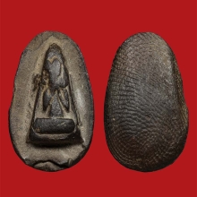 พระปิดตาเนื้อผงคลุกรักเก่า