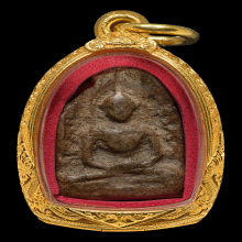 พระกำแพงซุ้มกอ พิมพ์กลาง จ.กำแพงเพชร ” มึงมีกูไว้...ไม่จน “ 