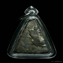 พระพิมพ์นางพญา เนื้อตะกั่วฝังเขี้ยวหมาป่า หลวงพ่อดำ วัดกุฎี 