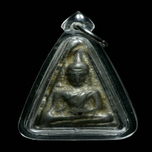 พระพิมพ์นางพญา เนื้อตะกั่วฝังเขี้ยวหมาป่า หลวงพ่อดำ วัดกุฎี 