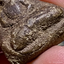 พระกลีบบัว ลพ.โบสถ์น้อยวัดอมรินทร์ผงโซนน้ำมันเขียวผิวตัวหนอน