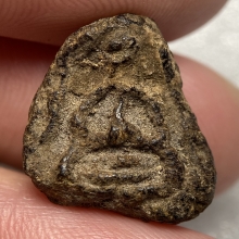 พระปิดตา เนื้อผงคลุกรัก ไม่ทราบที่ 