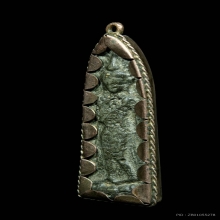 พระกำแพงลีลา เนื้อชินเงิน กรุอาวาสน้อย จ.กำแพงเพชร