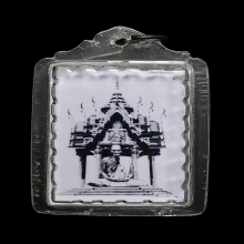 รูปหลวงพ่อพรหม รุ่นฉลองมณฑป 2 นิ้ว หลังประทับยันต์ห้า