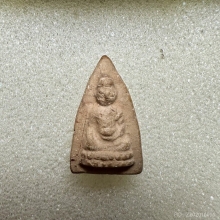 พระพุทโธน้อย พิมพ์ เล็ก หน้าตุ๊กตา เนื้อดิน รุ่นแรก ปี2494 