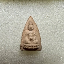 พระพุทโธน้อย พิมพ์ เล็ก หน้าตุ๊กตา เนื้อดิน รุ่นแรก ปี2494 