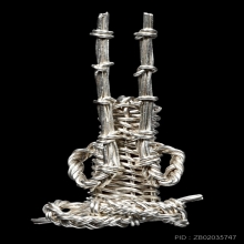 หุ่นพยนต์ลวดเงิน มือยาว พี่เอปริญญา