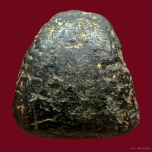 พระปิดตาเนื้อผงคลุกรักเก่าร้อยปี