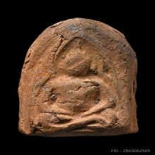 หลวงปู่บุญ วัดกลางบางแก้ว เนื้อดิน พิมพ์ซุ้มแหลม