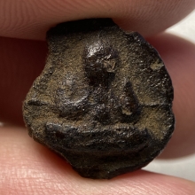 พระปิดตา เนื้อผงคลุกรักผสมว่าน