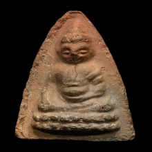 พุทโธน้อยคุณแม่บุญเรือน รุ่นแรก พิมพ์เล็ก เนื้อดิน พ.ศ.2494