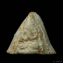 พระปิดตาพิมพ์แขนกลม เนื้อผงพุทธคุณลงกรุ หลวงปู่ศุขปลุกเสก