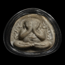 พระปิดตากนกข้างหลวงปู่โต๊ะ เนื้อผงเกสร พ.ศ. 2522