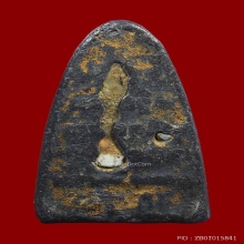 หลวงปู่ทวดเนื้อตะกั่วฝังเขี้ยวหมาป่า หลวงพ่อดำ วัดกุฏี สร้าง