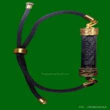 ตะกรุดสาริกาหลวงพ่อทองสุข  ยุคกลาง เลี่ยมกรอบตะกรุดข้อมือ