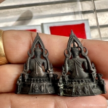 พระกริ่งพระพุทธชินราช รุ่นมาลาเบี่ยงเนื้อนวะปี20สวยกล่องเดิม