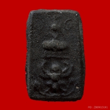 พระหลวงพ่อพริ้ง ทรงครุฑ เนื้อผงคลุกรัก สวย