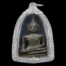 พระพุทธนั่งลอยองค์ ทรงเทริดโนรา เนื้อเงิน ศิลปะนครศรีธรรมราช