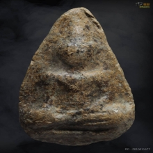 พระนางกำแพงกลีบบัว กรุวัดบรมธาตุ จ.กำแพงเพชร