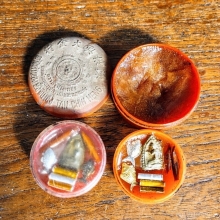 สีผึ้งมหาเสน่ห์ หลวงปู่โต๊ะ วัดประดู่ฉิมพลี