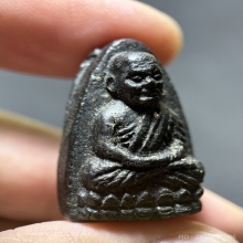 หลวงปู่ทวด วัดช้างให้ ปี2524 เนื้อว่าน พิมพ์กลาง