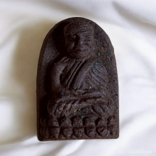 หลวงปู่ทวด หลัง สก. วัดห้วยมงคล ปี 44 เนื้อว่านคลุกรัก 