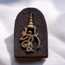 หลวงปู่ทวด หลัง สก. วัดห้วยมงคล ปี 44 เนื้อว่านคลุกรัก 