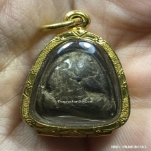 พระปิดตาหลวงพ่อแก้ว วัดเครือวัลย์ เนื้อผงคลุกรัก