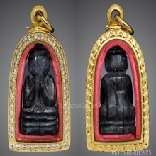 พระปิดตาไม้แกะหลวงพ่อขริก วัดสาวชะโงก