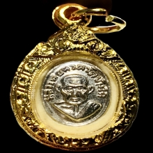 หัวแหวน หลวงปู่ทวด วัดช้างให้ กระไหล่เงิน ปี08 สภาพสวย