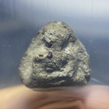 พระปิดตาพิมพ์แข้งซ้อน หลวงปู่ยิ้ม วัดหนองบัว จ.กาญจนบุรี