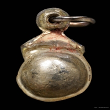 เหล็กไหลเจ้านำ้เงินองค์ดาราในหนังสือ อ.ชุม ไชยคีรี 