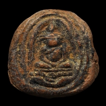 พระกรุวัดจุฬามณี พิมพ์หน้าฤาษีหลังนาง เนื้อดินลงรักปิดทอง