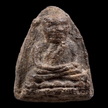 หลวงพ่อทวดเนื้อว่านรุ่นแรก ปี2497พิมพ์กลางลึกหน้าใหญ่