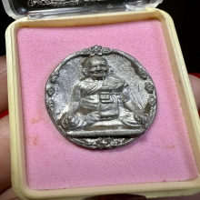 เหรียญหล่อโบราณรุ่นแรกหลวงปู่หงษ์ พรหมปัญโญ เนื้อชินฤทธิ์ 