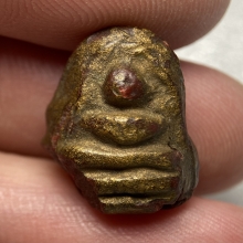 ลูกไม้กัลยา พิมพ์พระพุทธ หลวงพ่อพริ้ง วัดแจ้ง 