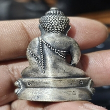 พระกริ่งขุนพันธ์ พุทธาคมเขาอ้อ ปี 2544 เนื้อเงิน No.814